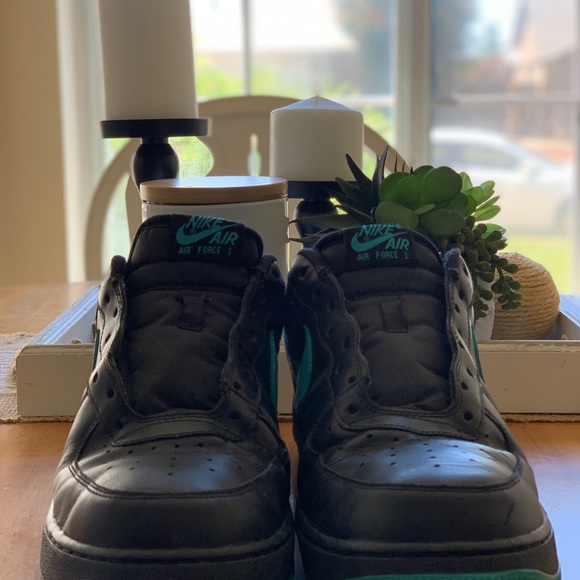 '07 Nike Air Force 1's Low Black/Chlorine Blue - Picture 2 of 2